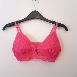 Bright pink bralette, never worn. 💖🌹